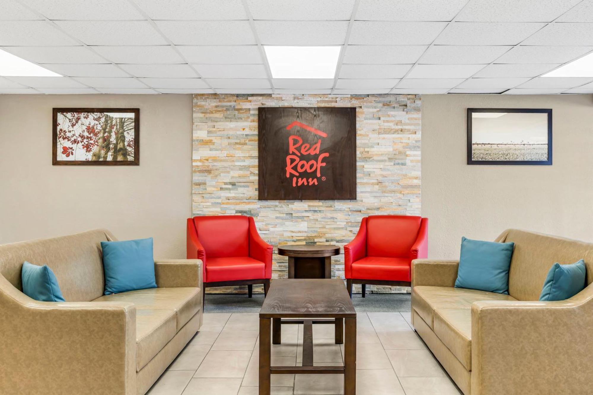 Red Roof Motel